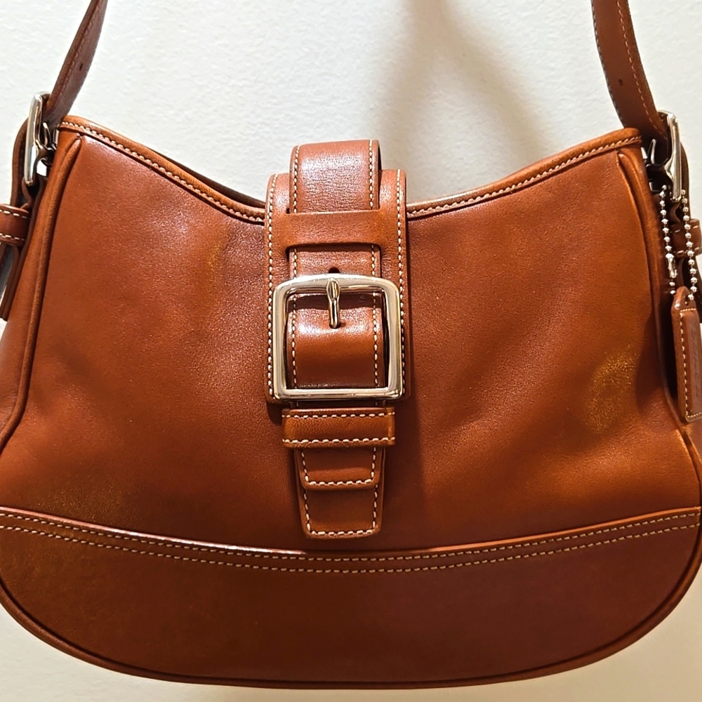 Coach - VINTAGE Brown Leather Hamptons Buckle Shoulder Bag
